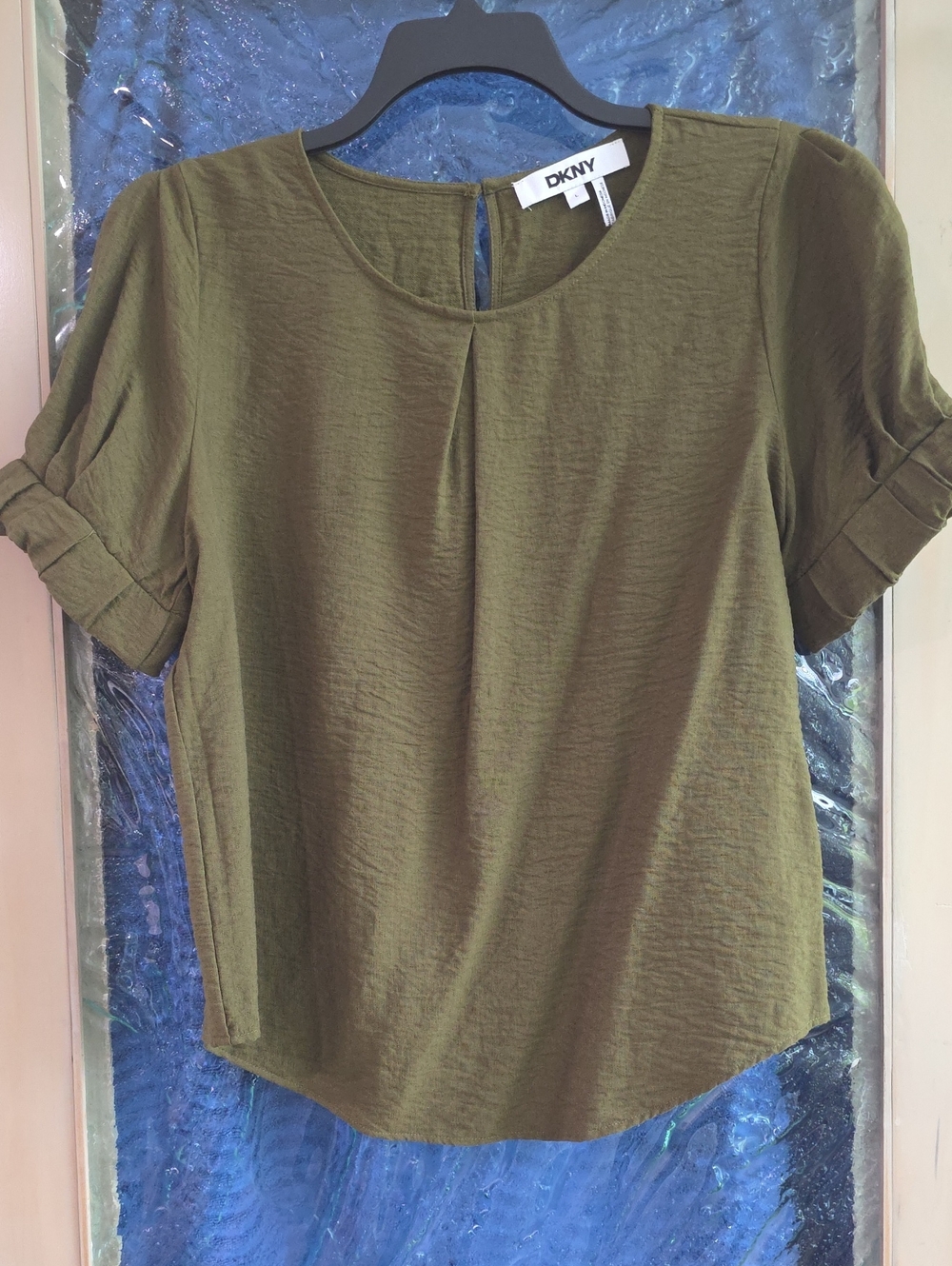 DKNY Olive Short-Sleeve Textured Round-Neck Blouse - NWOT. Never Worn